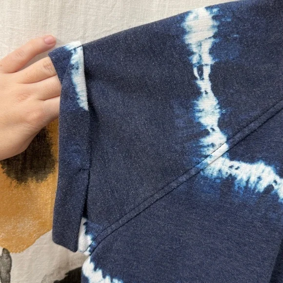 Women’s Old Navy White and Navy Blue Tie-Dye Short Sleeve Boxy Tee. Size S. - Picture 5 of 8